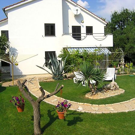 קרק Apartmani Dolencic מראה חיצוני תמונה