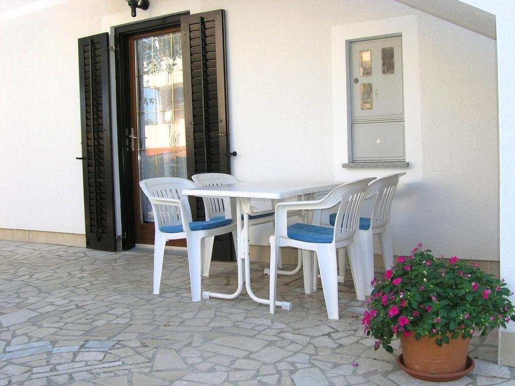 קרק Apartmani Dolencic מראה חיצוני תמונה