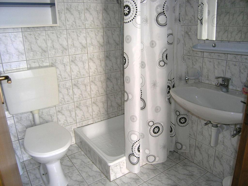 קרק Apartmani Dolencic מראה חיצוני תמונה