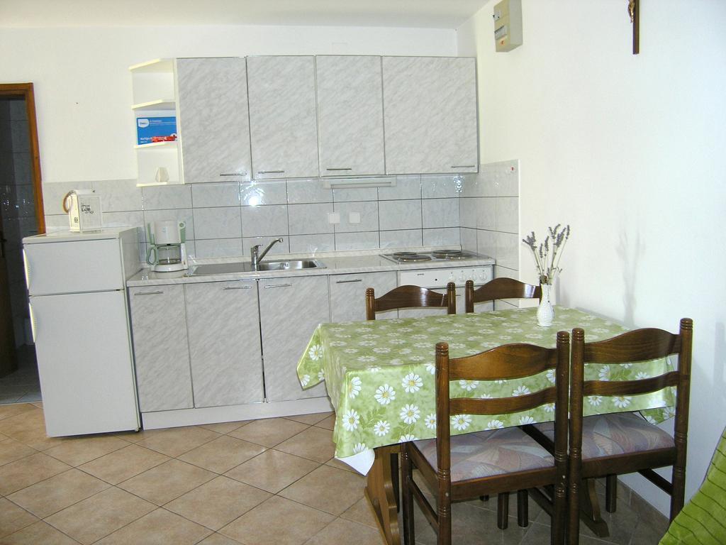 קרק Apartmani Dolencic מראה חיצוני תמונה