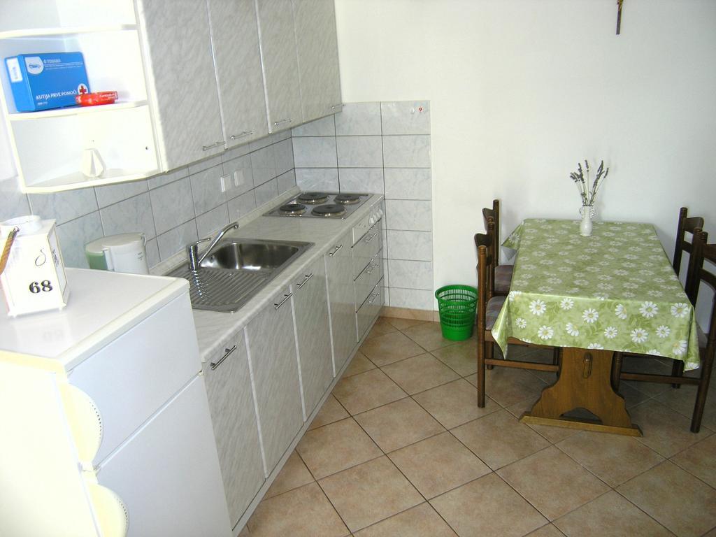 קרק Apartmani Dolencic מראה חיצוני תמונה
