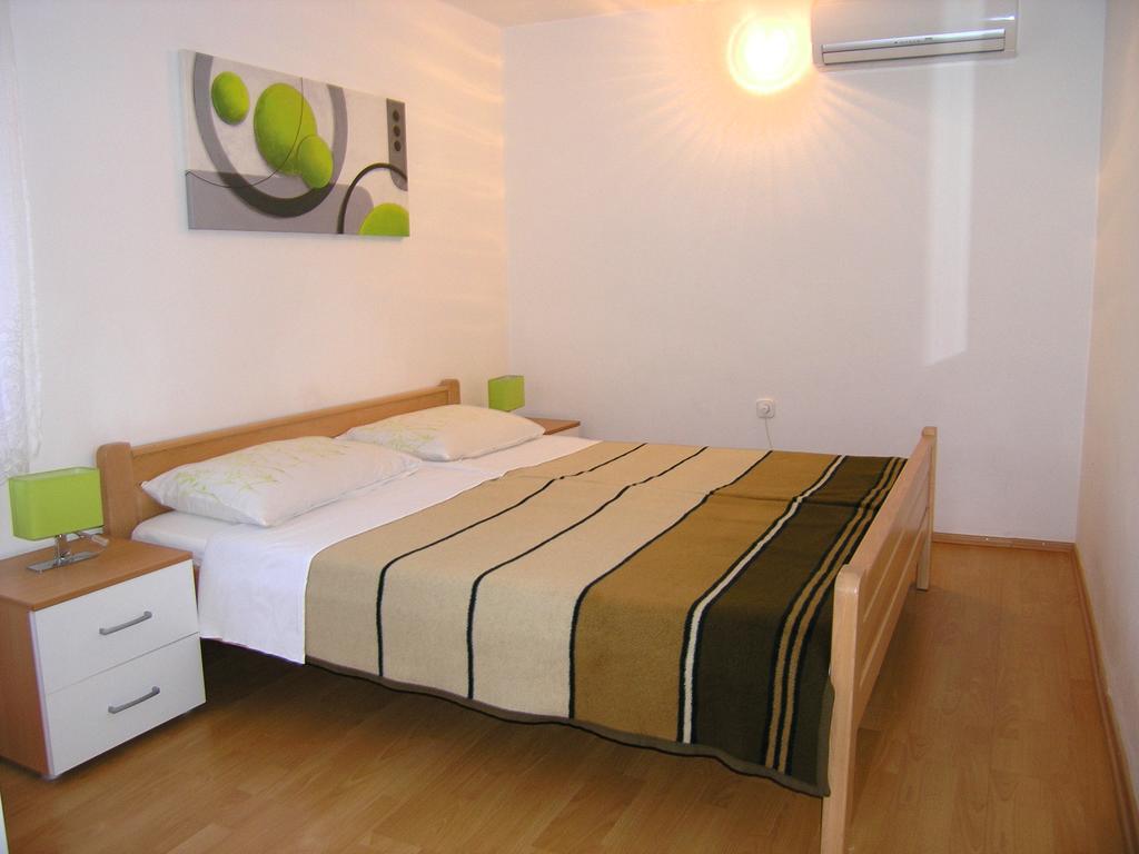 קרק Apartmani Dolencic מראה חיצוני תמונה