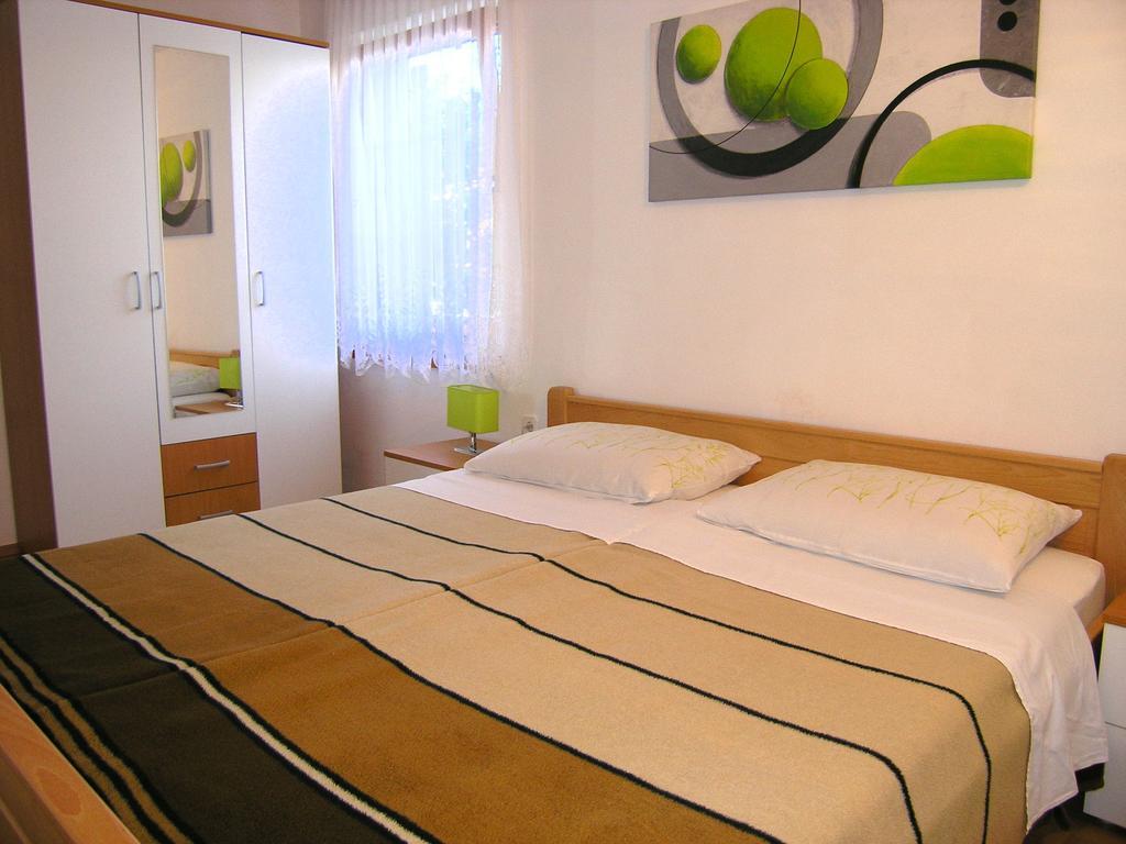 קרק Apartmani Dolencic מראה חיצוני תמונה