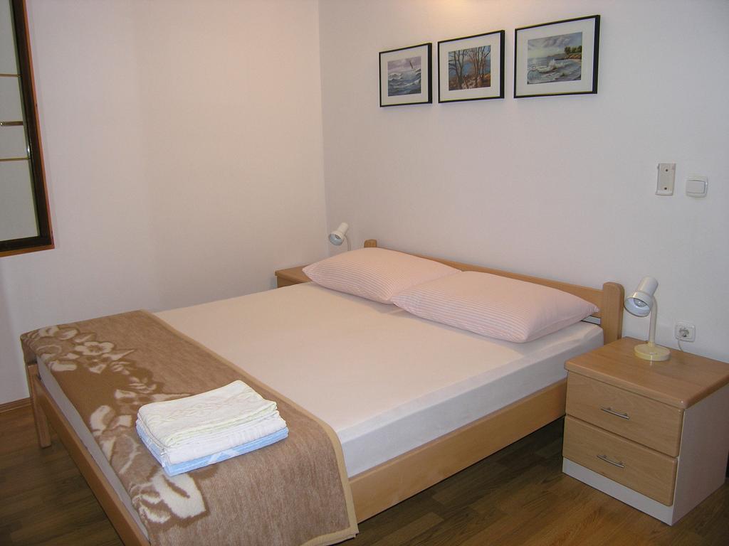 קרק Apartmani Dolencic מראה חיצוני תמונה