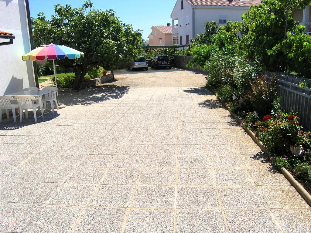 קרק Apartmani Dolencic מראה חיצוני תמונה