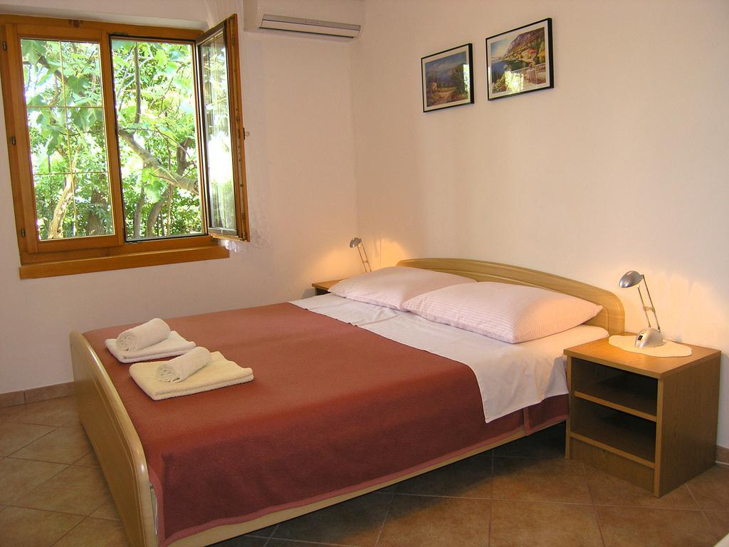 קרק Apartmani Dolencic מראה חיצוני תמונה