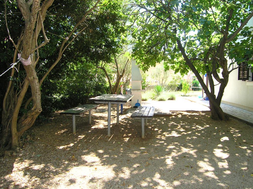 קרק Apartmani Dolencic מראה חיצוני תמונה