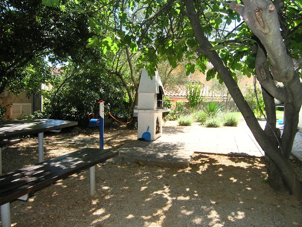 קרק Apartmani Dolencic מראה חיצוני תמונה